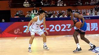 爱游戏官网-里程碑夜山东男篮单刀错失;CBA季后赛集结日刷纪录;悬念犹存;球队文化再被提及的简单介绍