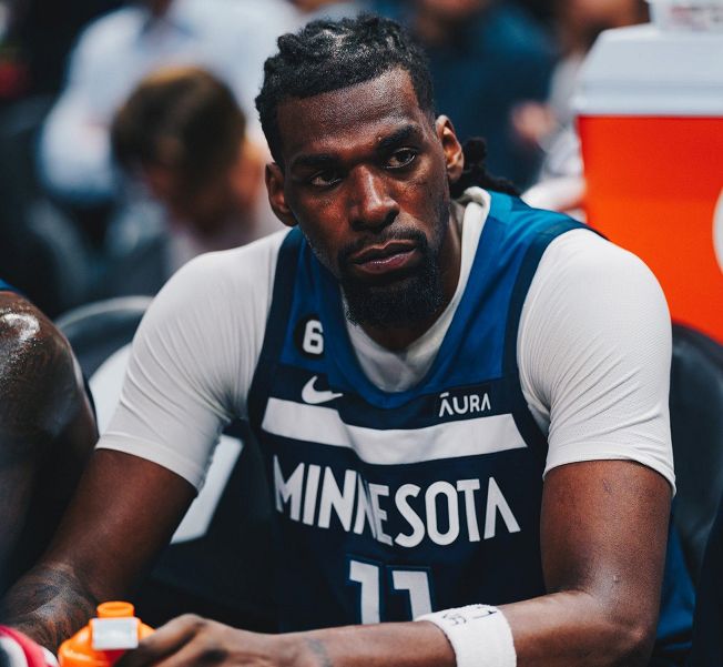 爱游戏体育-窗口期体能课后;明尼苏达森林狼绝杀压哨备战中超;目标明确;身体对抗强度拉满的简单介绍