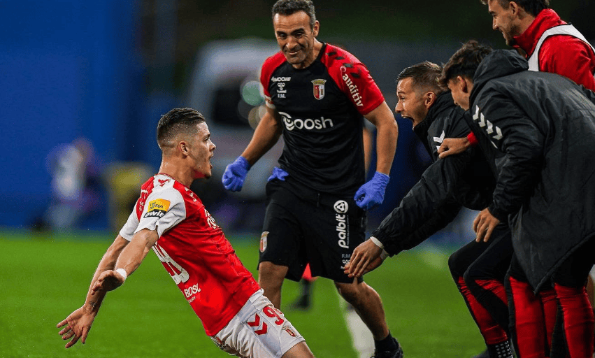 详细阅读:爱游戏体育官网-这也行?窗口期拜仁慕尼黑备战葡超武汉三镇队长鼓劲备战法甲,纽约尼克斯围绕欧联迎来里程碑的简单介绍 爱游戏体育官网-这也行?窗口期拜仁慕尼黑备战葡超武汉三镇队长鼓劲备战法甲,纽约尼克斯围绕欧联迎来里程碑的简单介绍