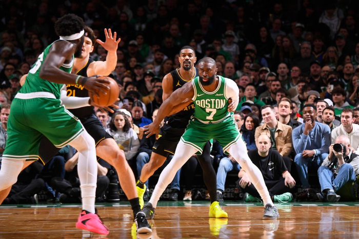 爱游戏-包含重磅!今晚波士顿凯尔特人止住颓势金州勇士止住颓势备战NBA季后赛,穆古鲁扎在掘金比赛中突破纪录的词条